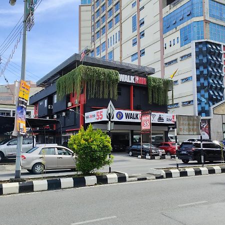 Walk Inn Miri Exterior foto