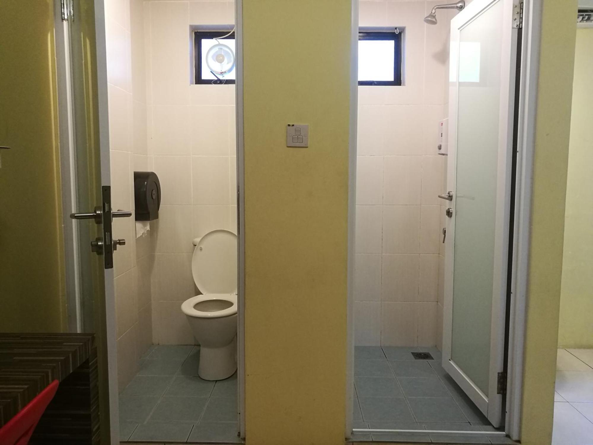 Walk Inn Miri Exterior foto