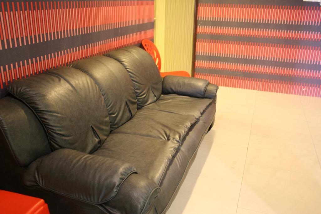 Walk Inn Miri Exterior foto