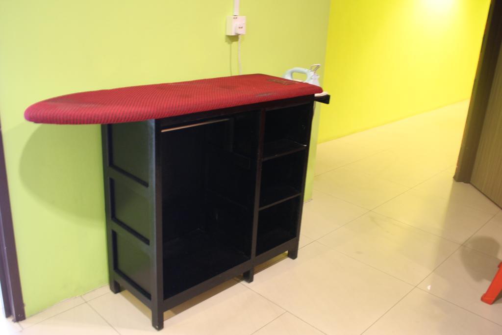 Walk Inn Miri Exterior foto