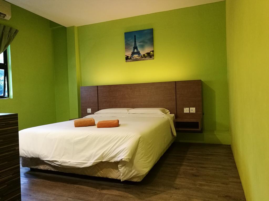 Walk Inn Miri Exterior foto