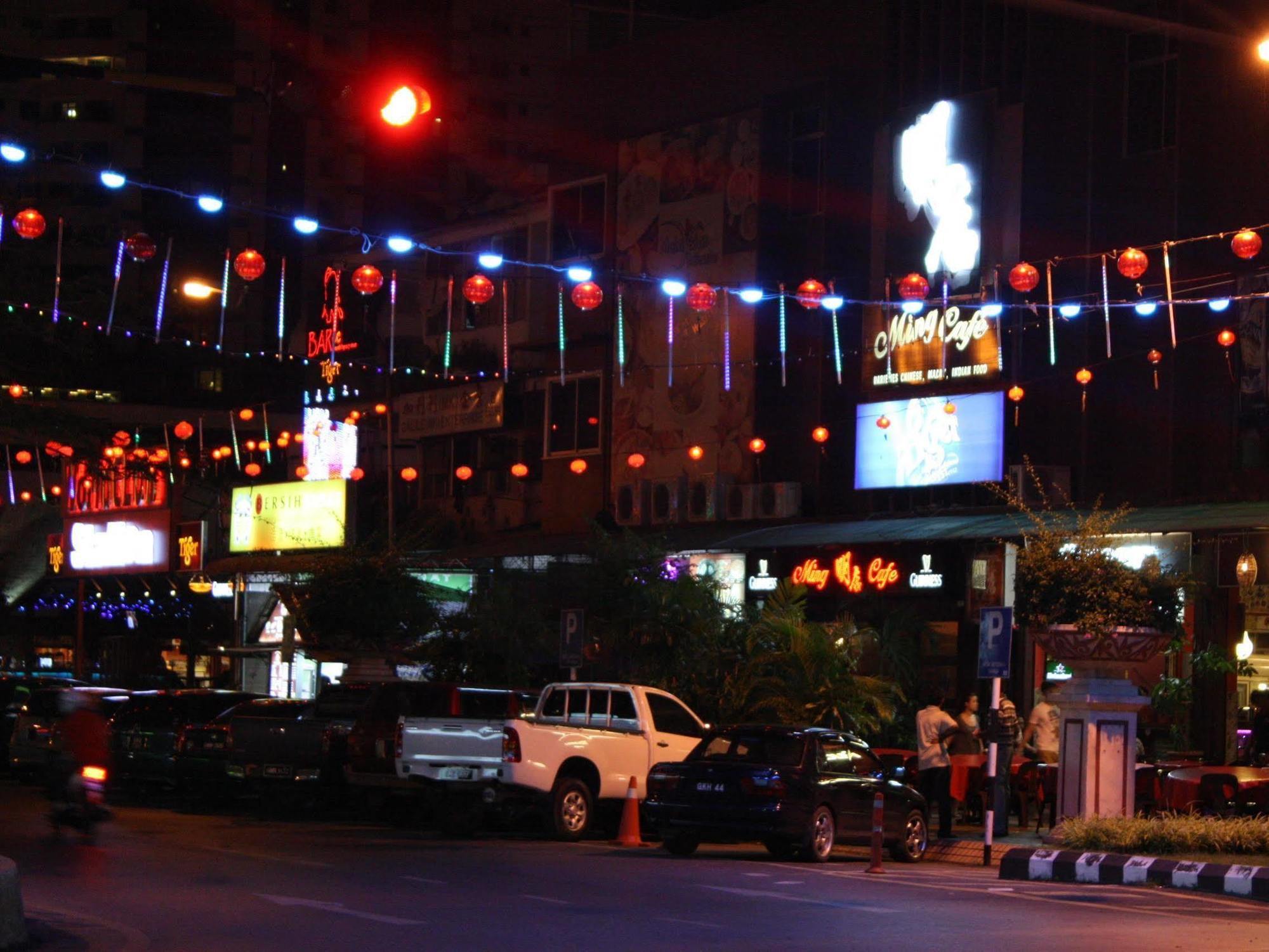 Walk Inn Miri Exterior foto