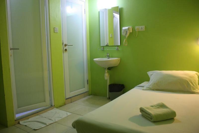Walk Inn Miri Exterior foto
